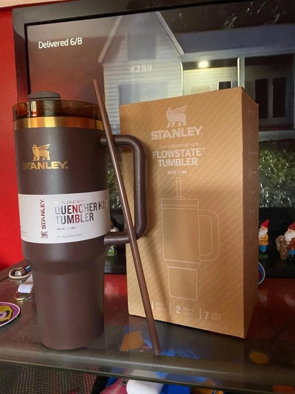 Stanley 40oz Quencher H2.0 tumbler in Chocolate Gold
